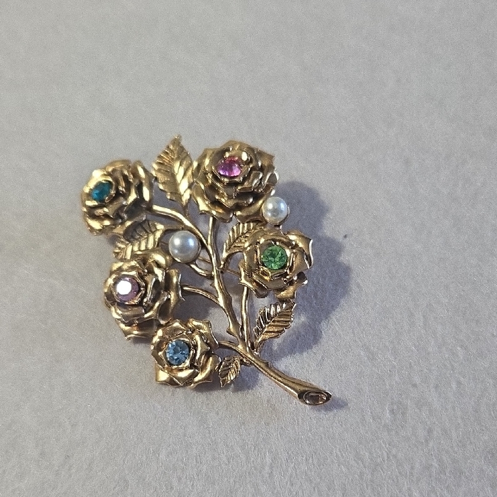 Goldtone Floral Brooch Roses Bouquet Multicolor Gems 3" X 2" Pearls